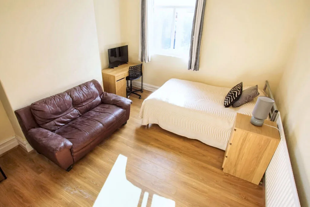 8 bedroom terraced house for rent