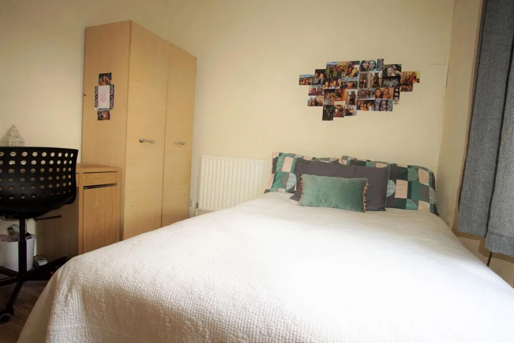 8 bedroom terraced house for rent