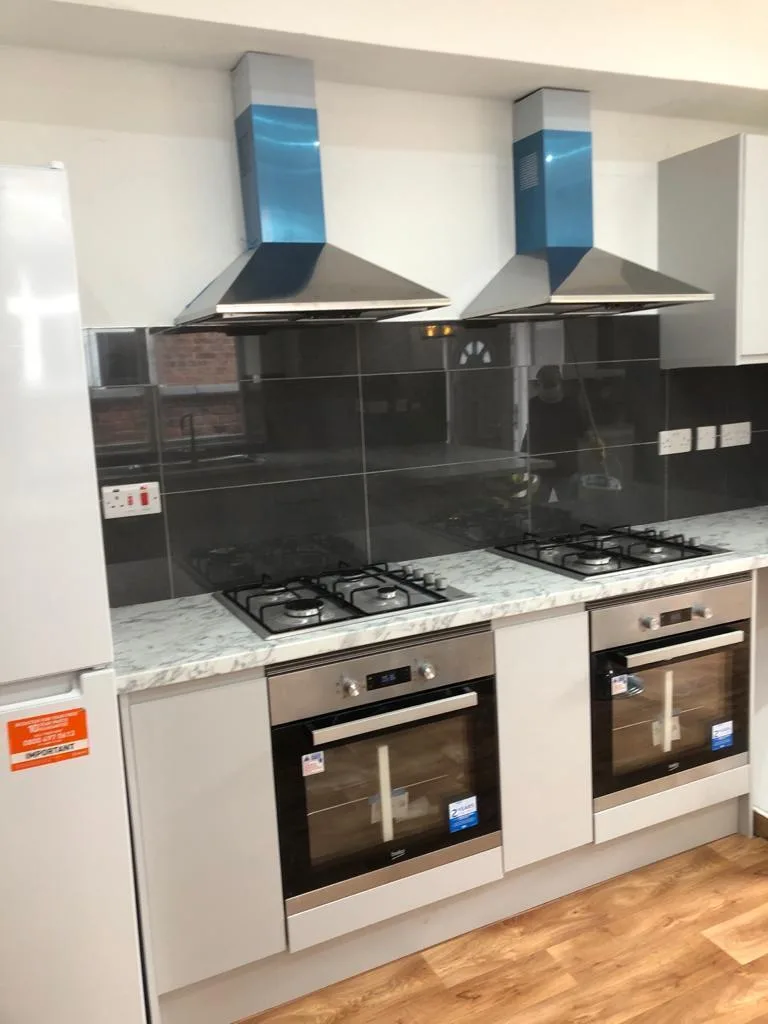 8 bedroom terraced house for rent