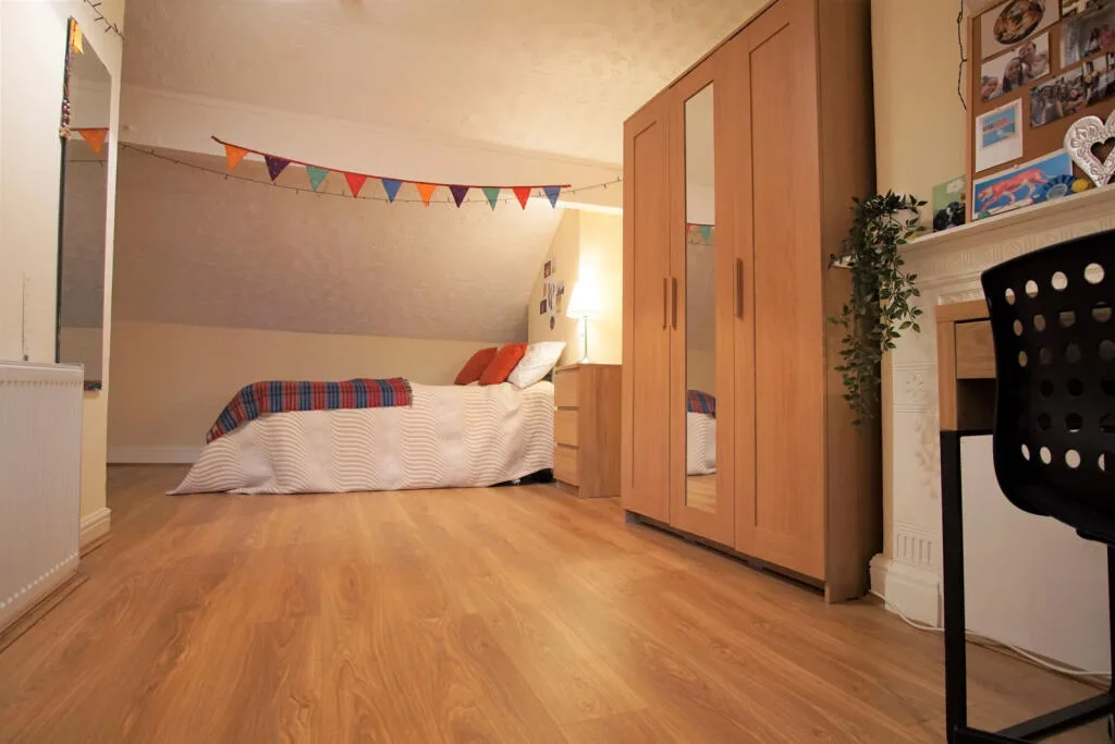 8 bedroom terraced house for rent