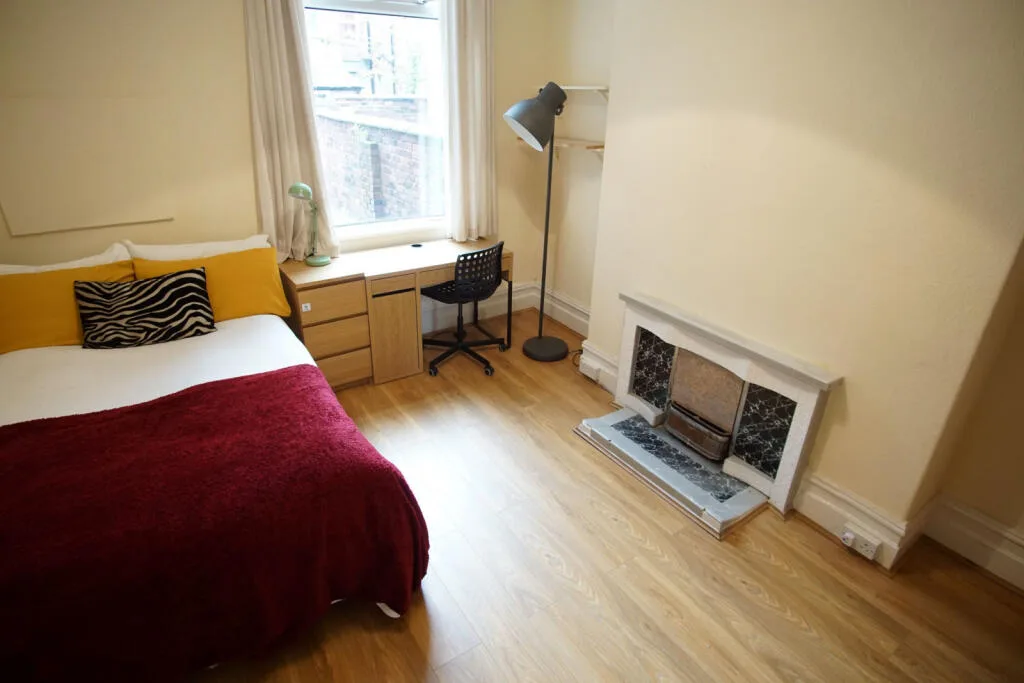 8 bedroom terraced house for rent