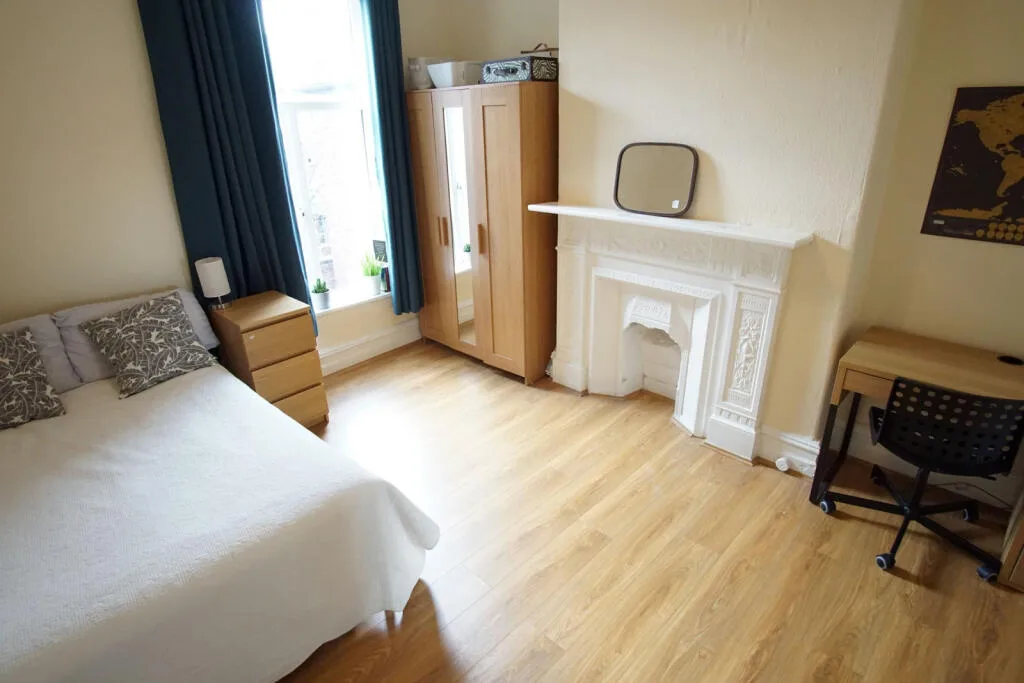 8 bedroom terraced house for rent