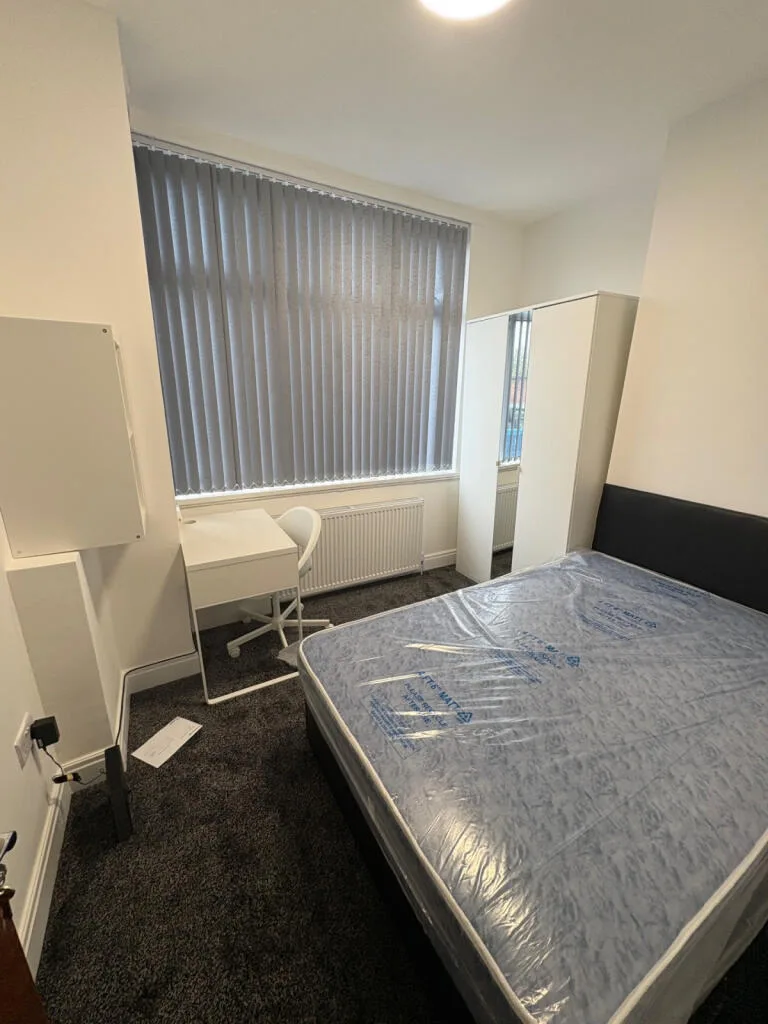 5 bedroom terraced house for rent