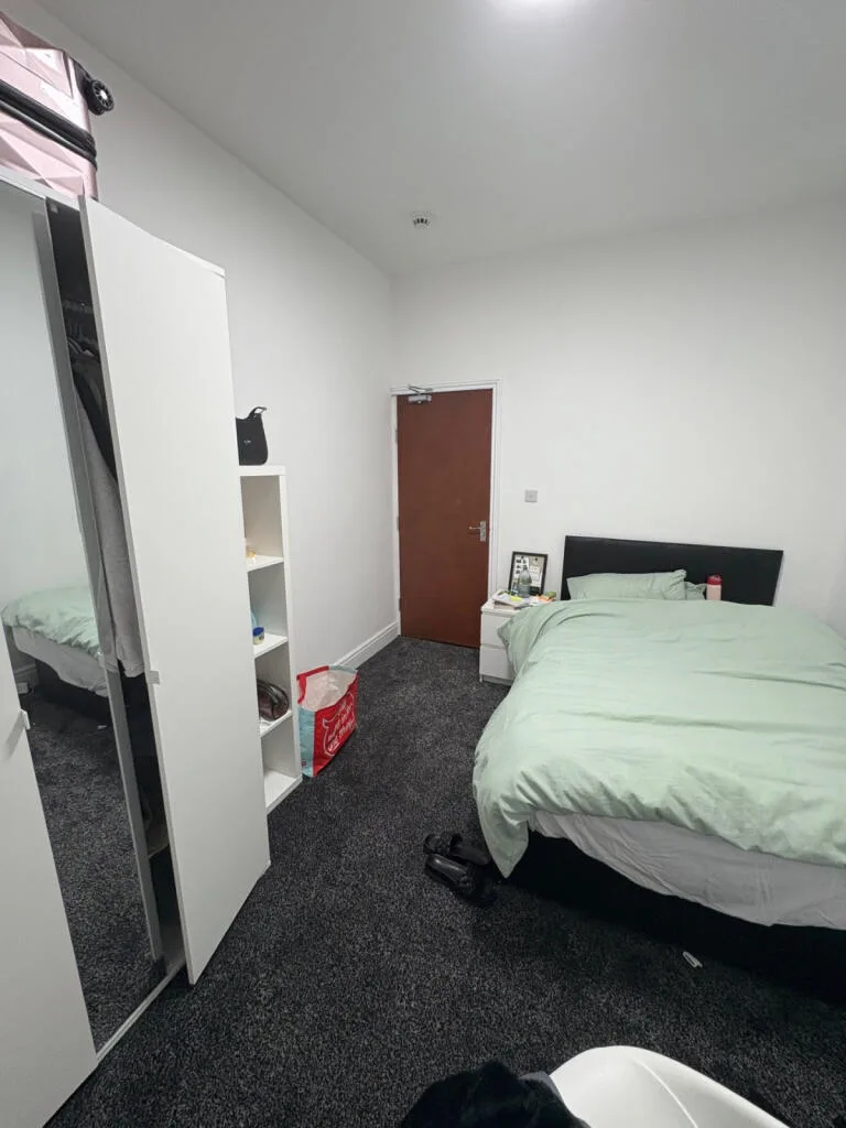 5 bedroom terraced house for rent
