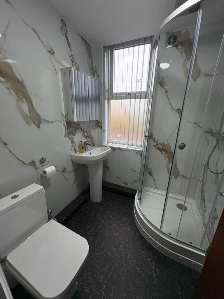 5 bedroom terraced house for rent
