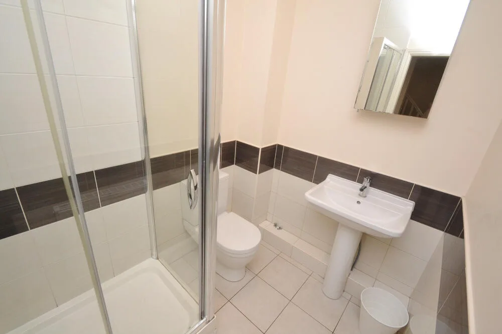 9 bedroom terraced house for rent