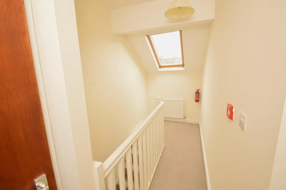 9 bedroom terraced house for rent