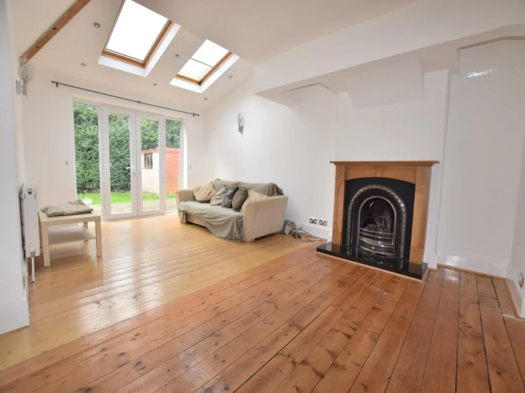 3 bedroom semi-detached house for rent
