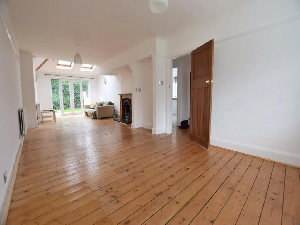 3 bedroom semi-detached house for rent