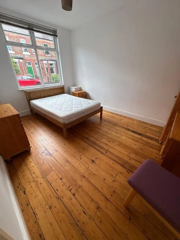 5 bedroom terraced house for rent