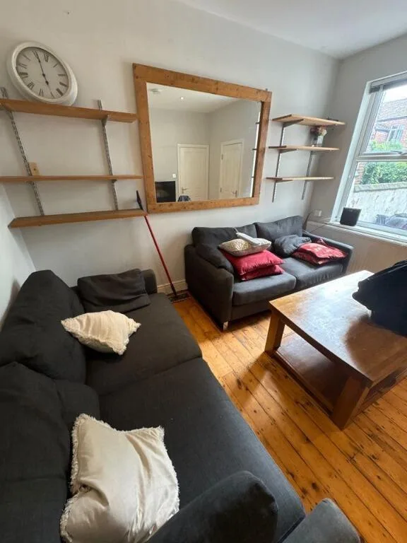 5 bedroom terraced house for rent