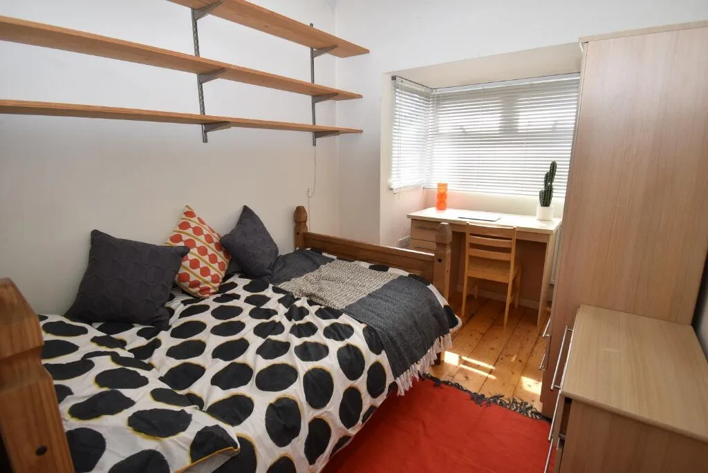 5 bedroom terraced house for rent