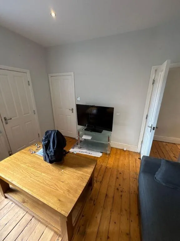 5 bedroom terraced house for rent