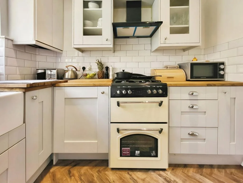 2 bedroom end of terrace house for rent