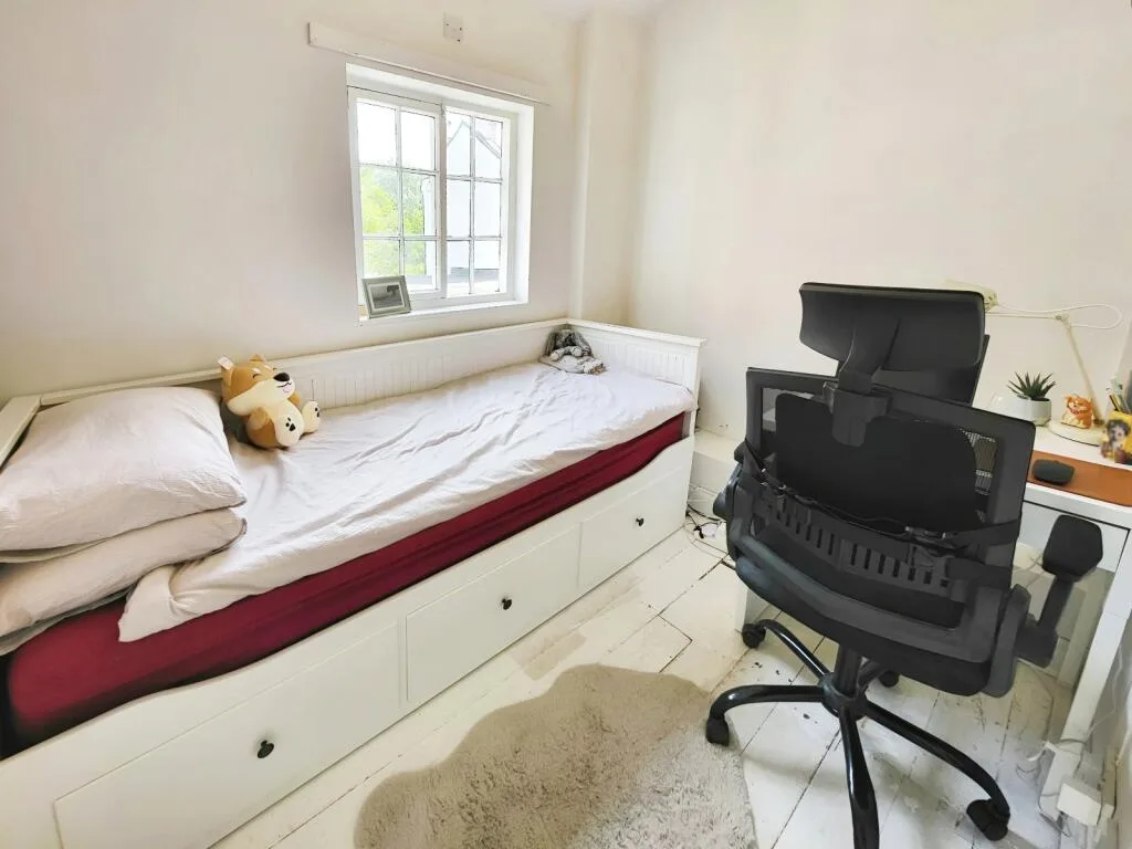 2 bedroom end of terrace house for rent