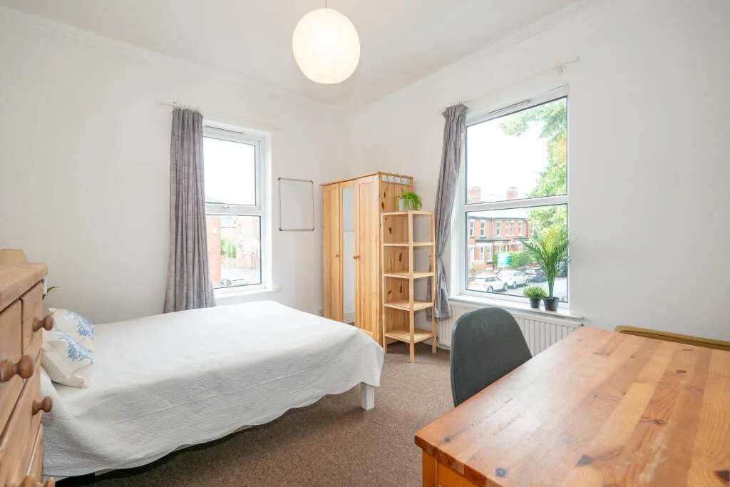 6 bedroom end of terrace house for rent