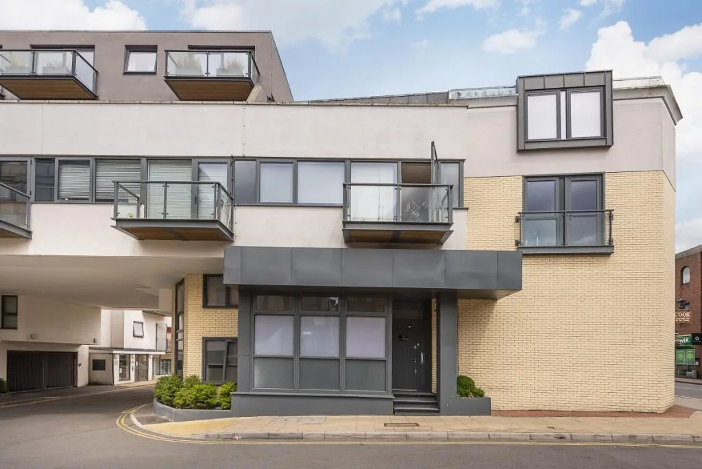 2 bedroom duplex for rent