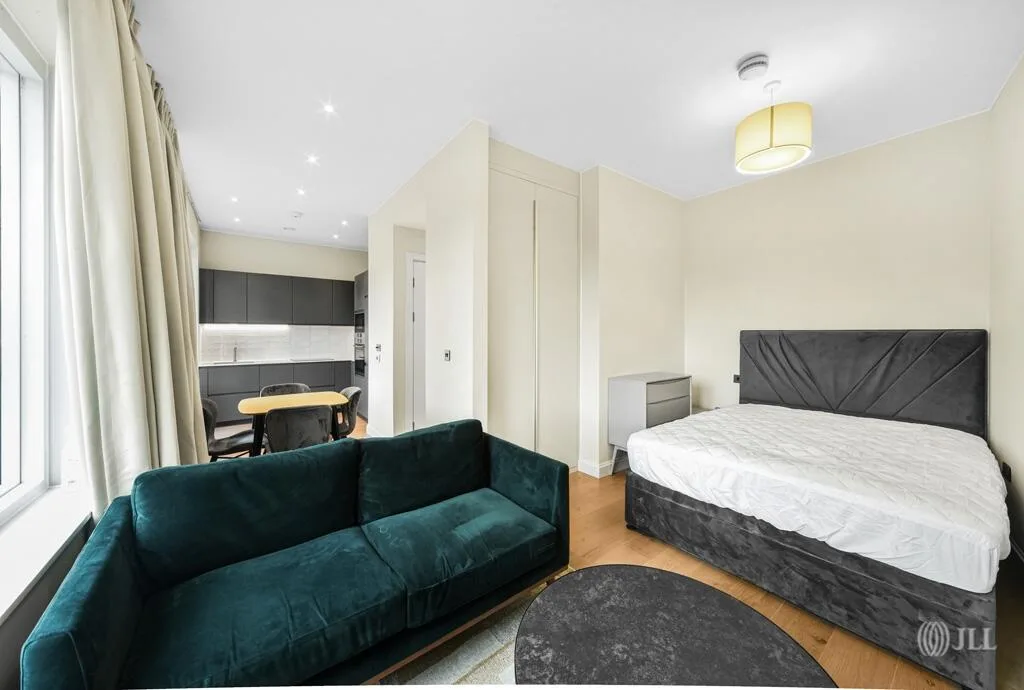 Studio flat for rent