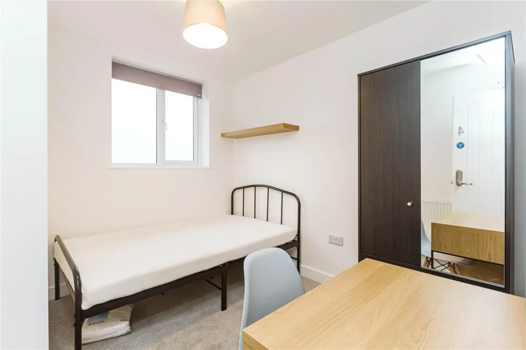6 bedroom terraced house for rent