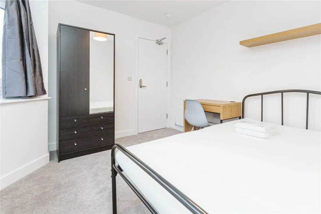 6 bedroom terraced house for rent