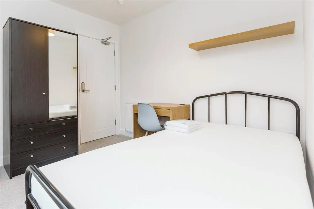 6 bedroom terraced house for rent
