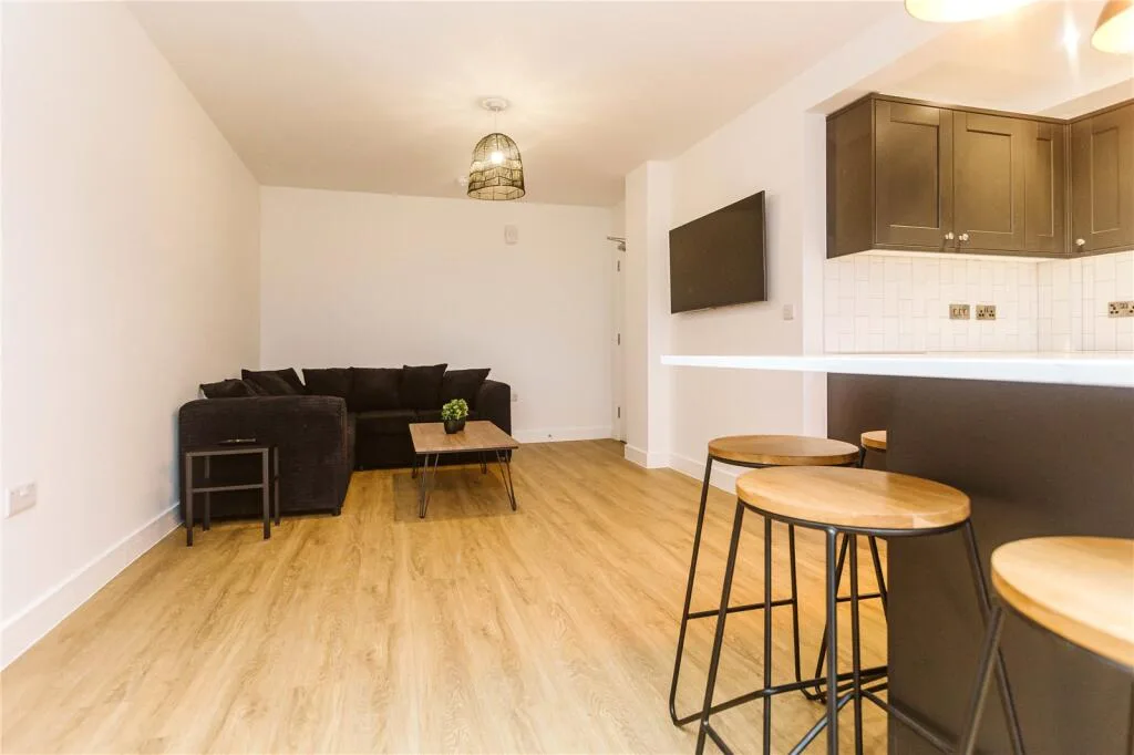 6 bedroom terraced house for rent
