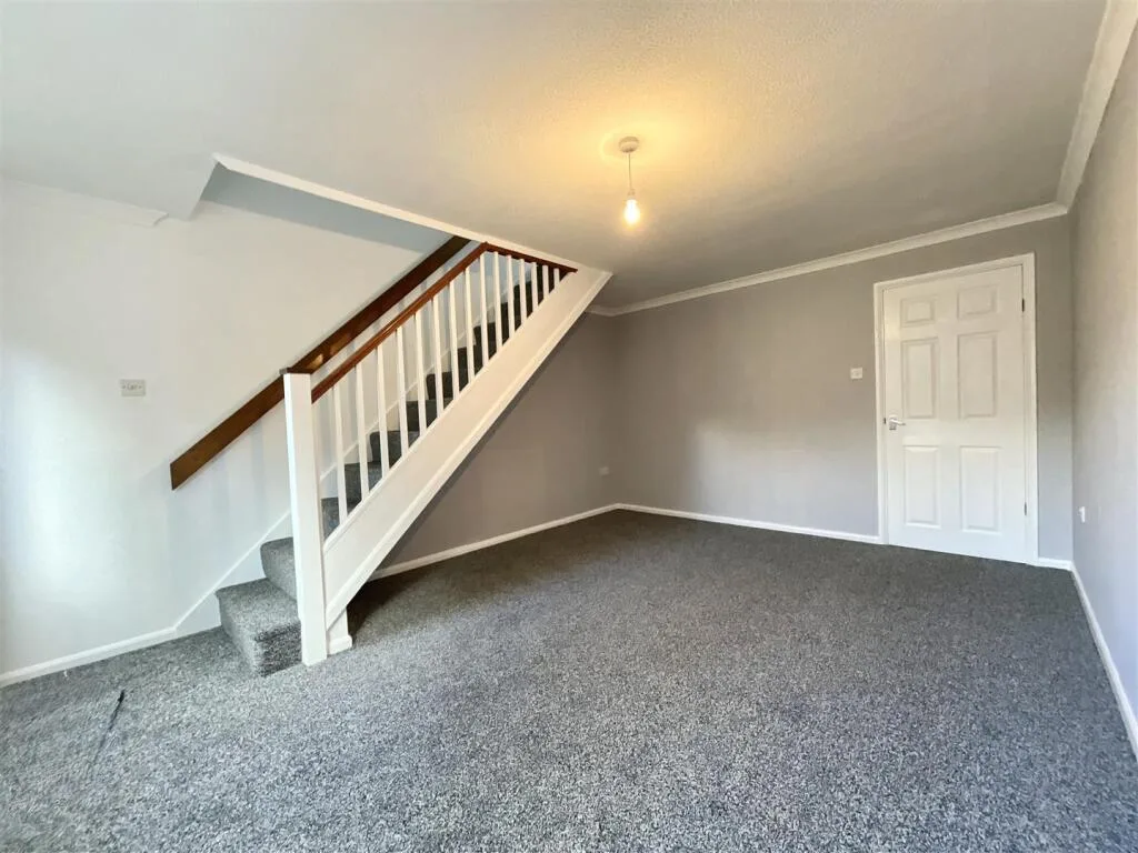 2 bedroom semi-detached house for rent