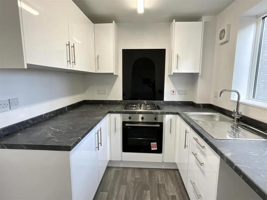 2 bedroom semi-detached house for rent