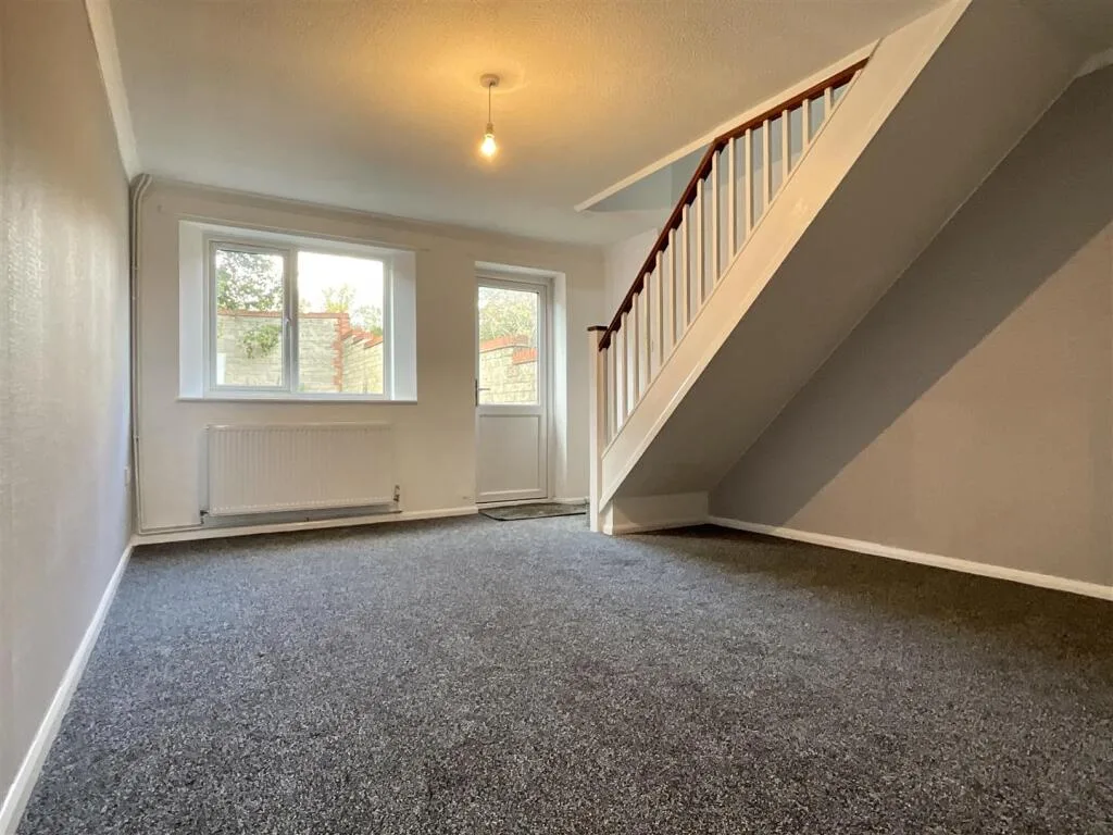 2 bedroom semi-detached house for rent
