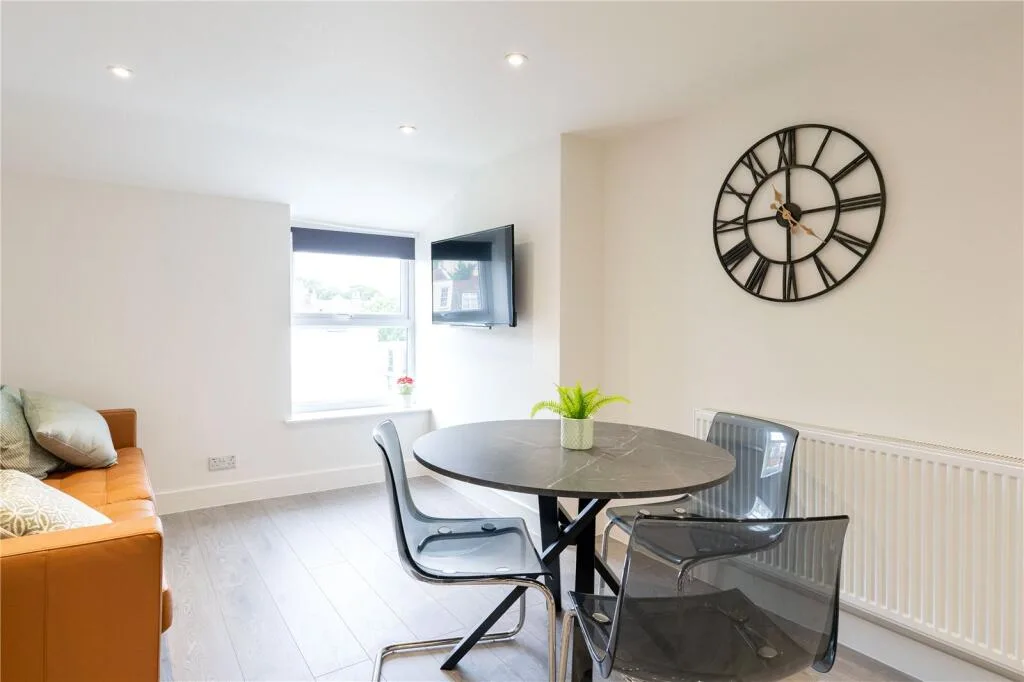 3 bedroom apartment for rent