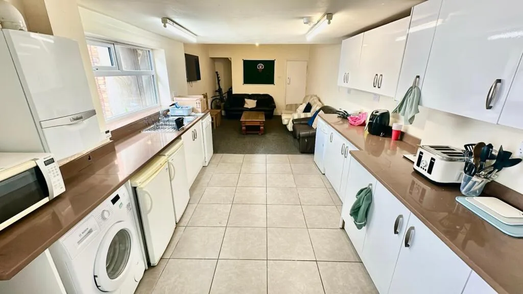 5 bedroom house for rent