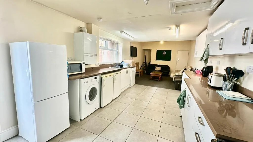 5 bedroom house for rent