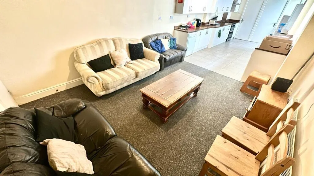 5 bedroom house for rent
