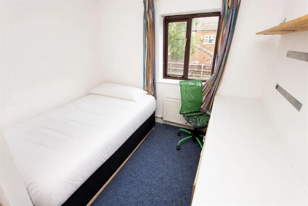 5 bedroom house for rent