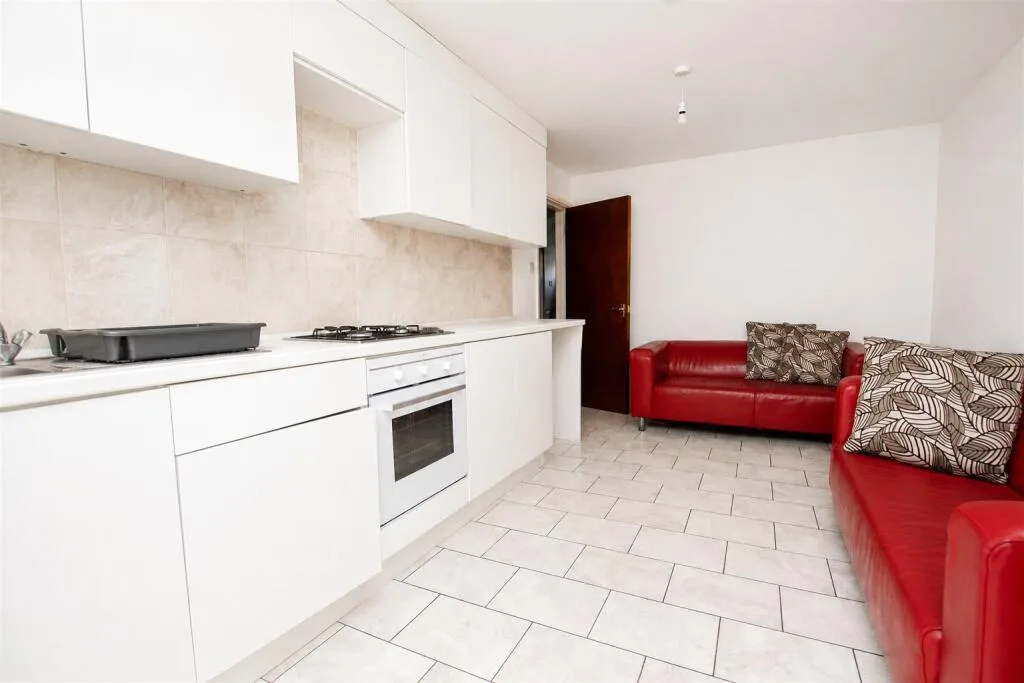 5 bedroom house for rent