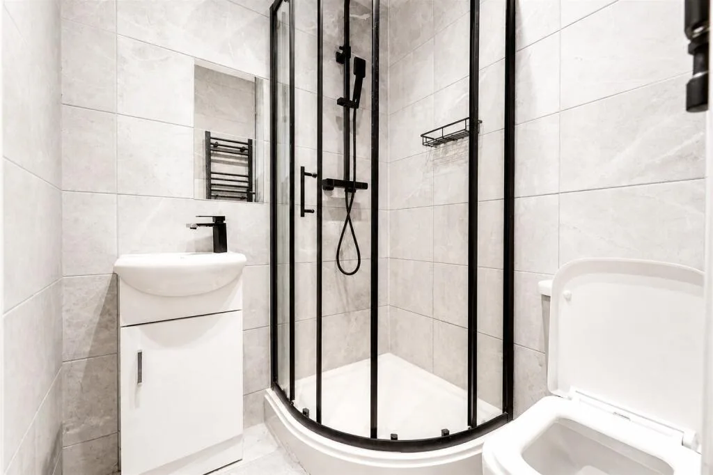 6 bedroom house for rent