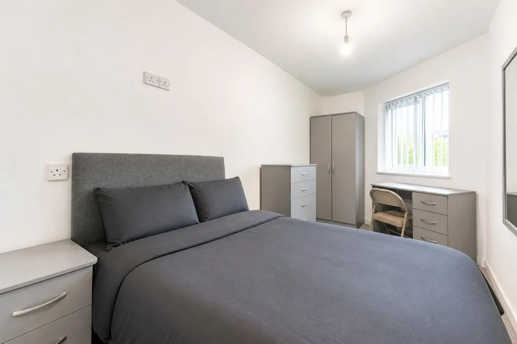 6 bedroom house for rent