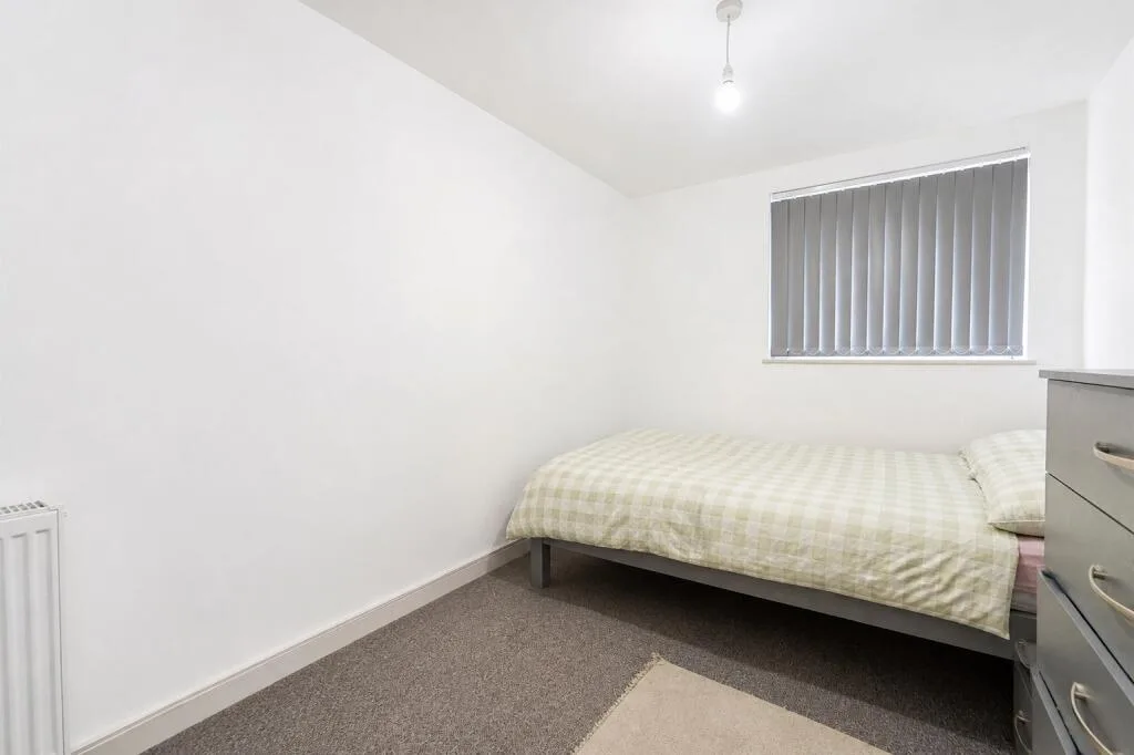 6 bedroom house for rent