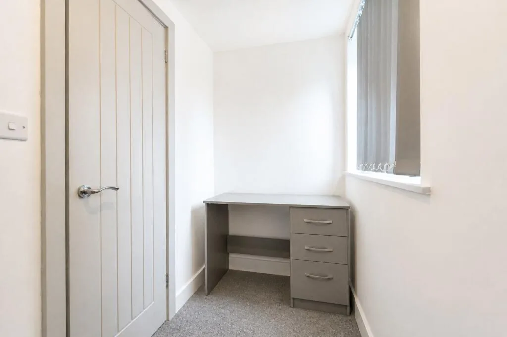 6 bedroom house for rent