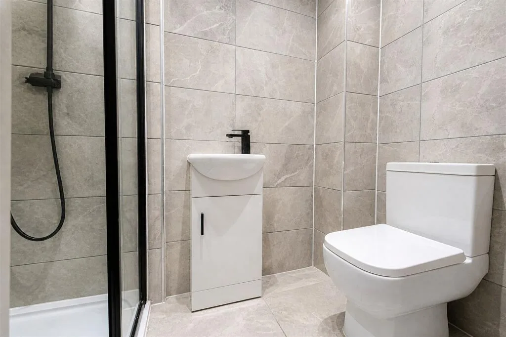 6 bedroom house for rent