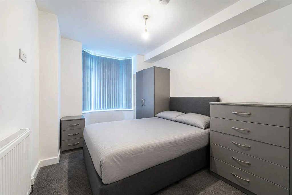 6 bedroom house for rent