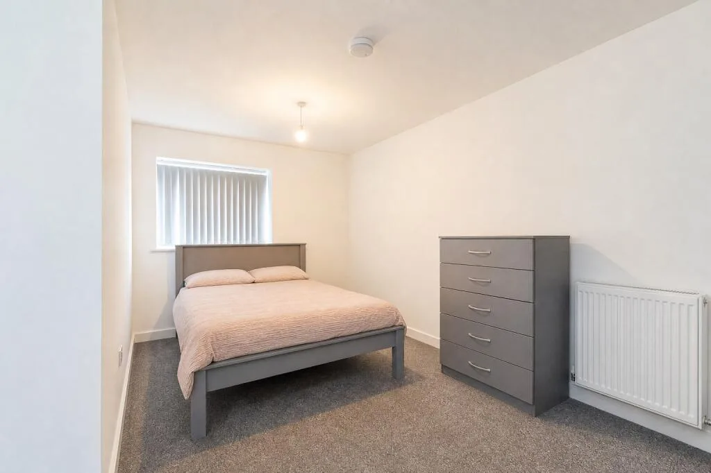 6 bedroom house for rent