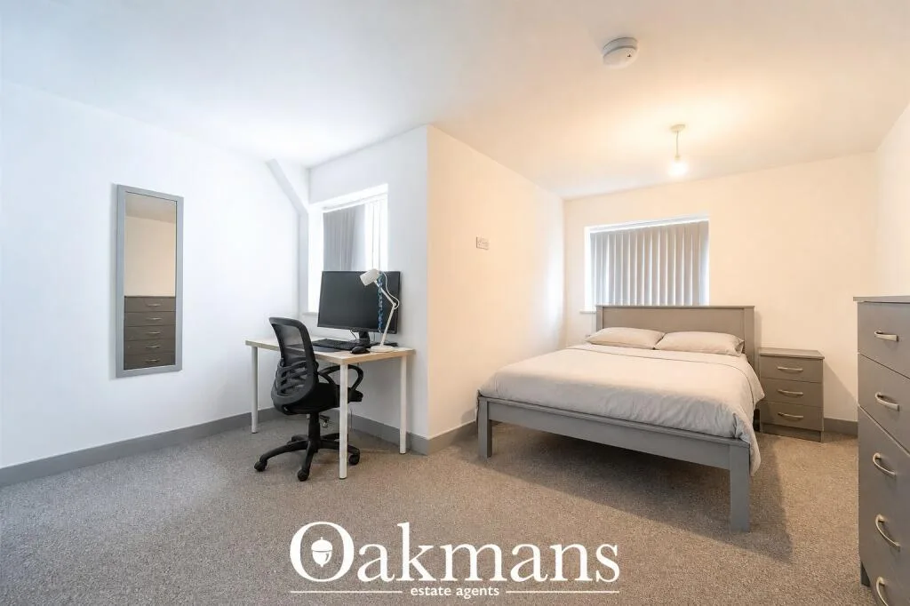 6 bedroom house for rent