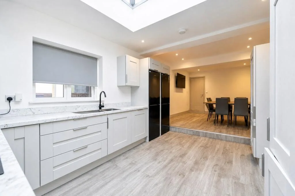 6 bedroom house for rent
