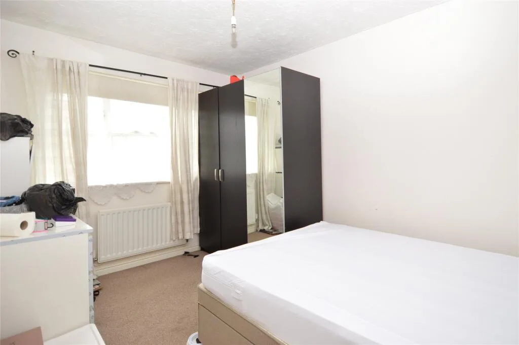 3 bedroom end of terrace house for rent