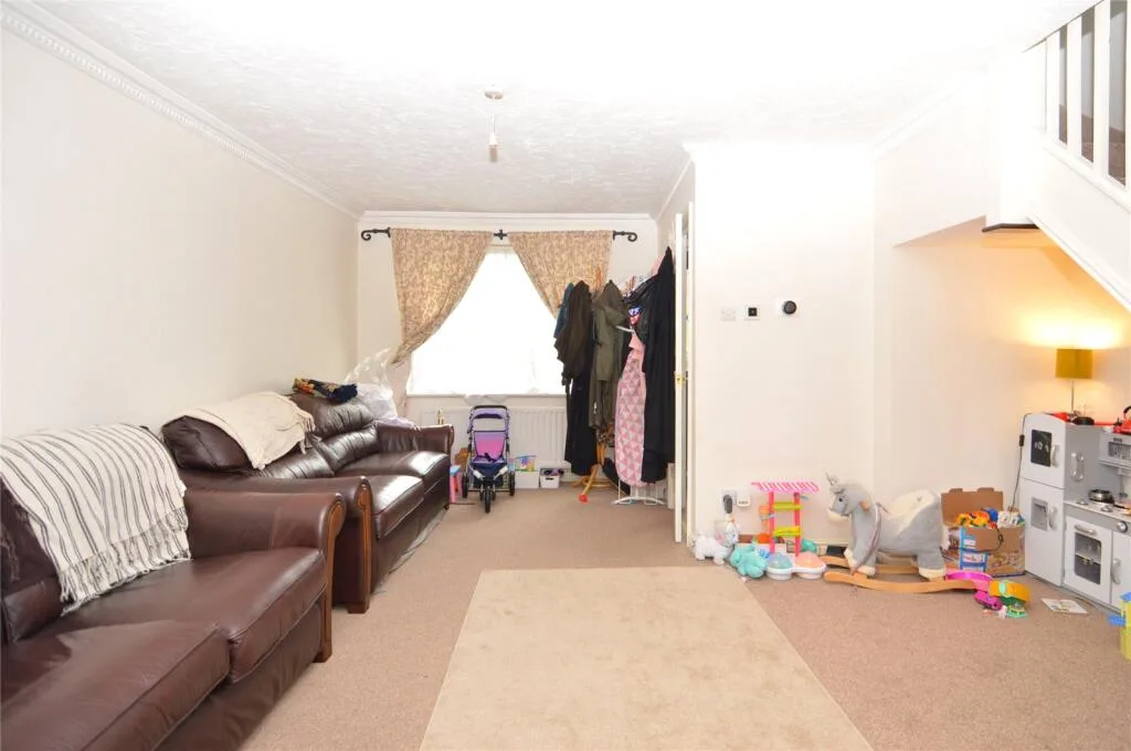 3 bedroom end of terrace house for rent