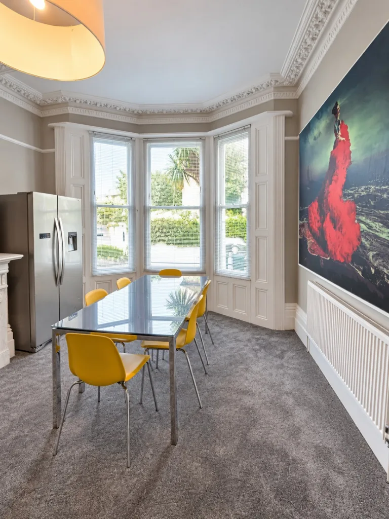 6 bedroom terraced house for rent