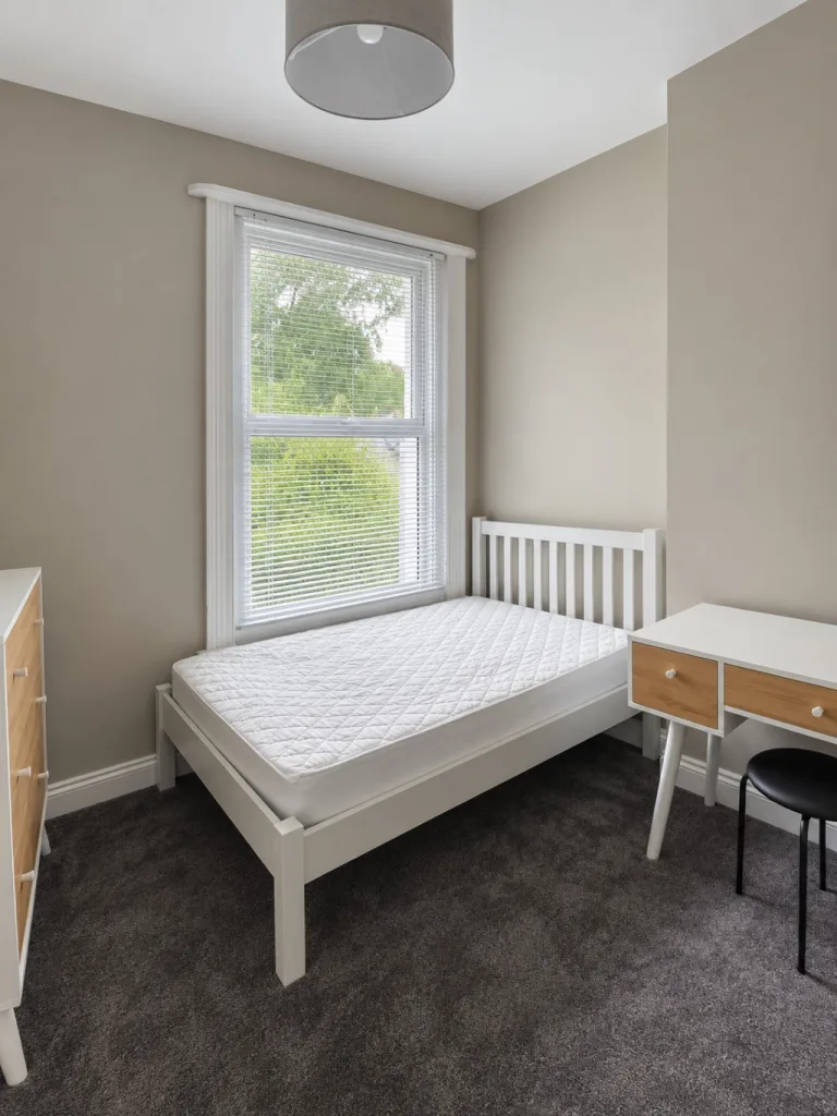 6 bedroom terraced house for rent