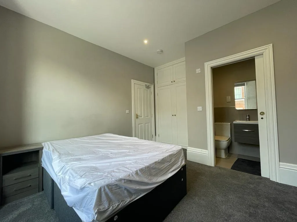 6 bedroom terraced house for rent