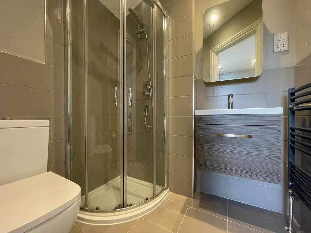 6 bedroom terraced house for rent